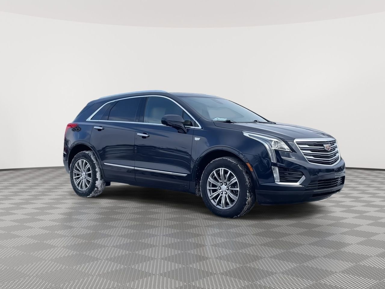 Thumbnail: 2017 Cadillac XT5 - 2