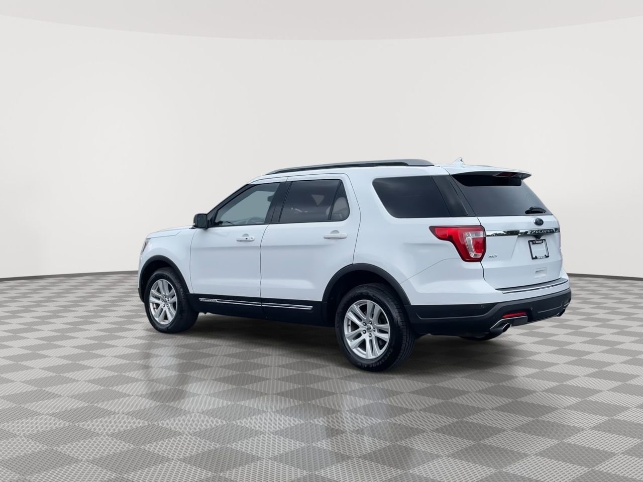 Thumbnail: 2018 Ford Explorer - 6