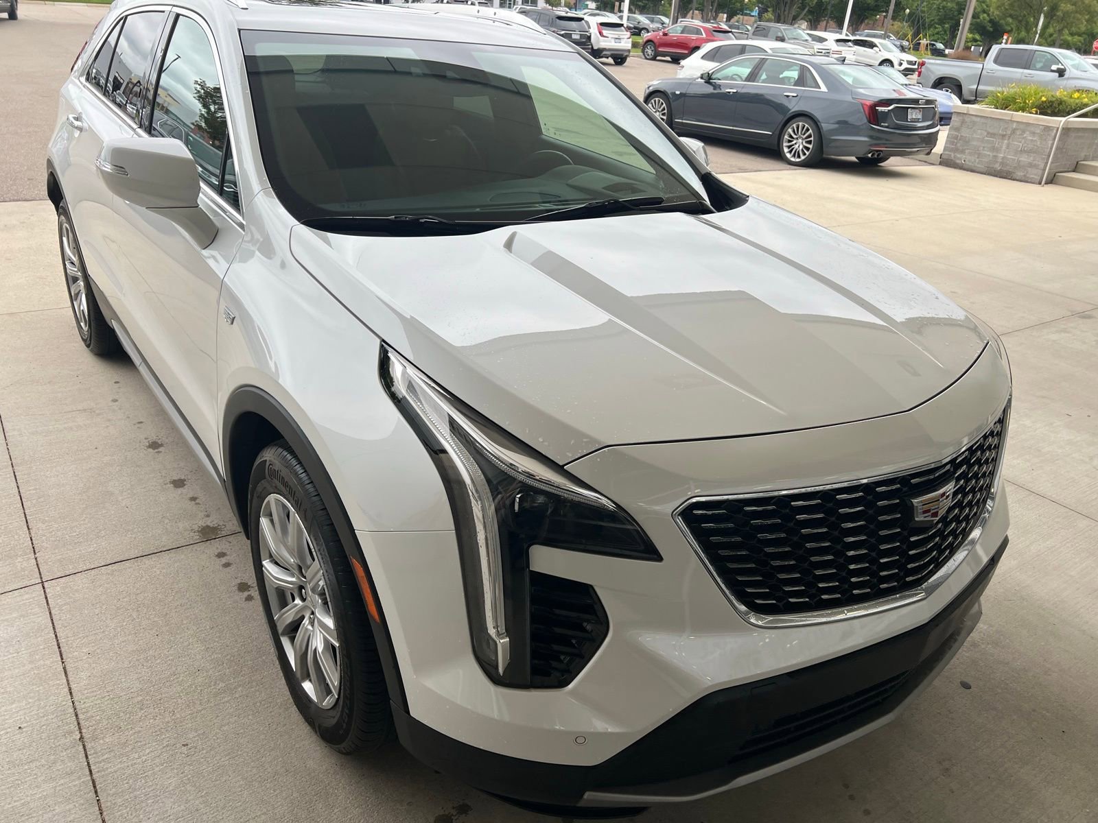 Thumbnail: 2023 Cadillac XT4 - 4
