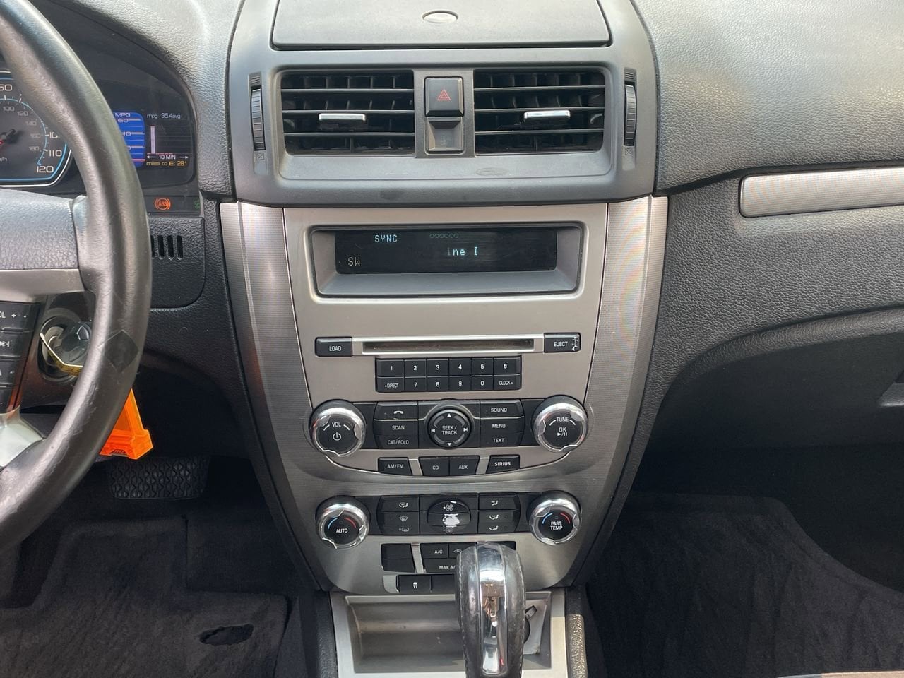Thumbnail: 2010 Ford Fusion - 13
