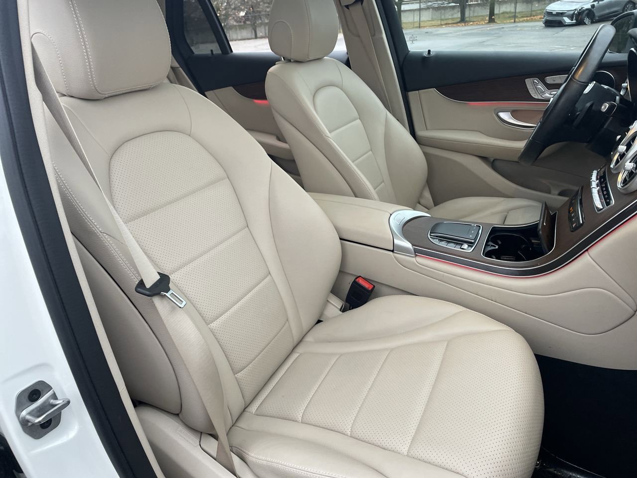 Thumbnail: 2022 Mercedes-Benz GLC - 14