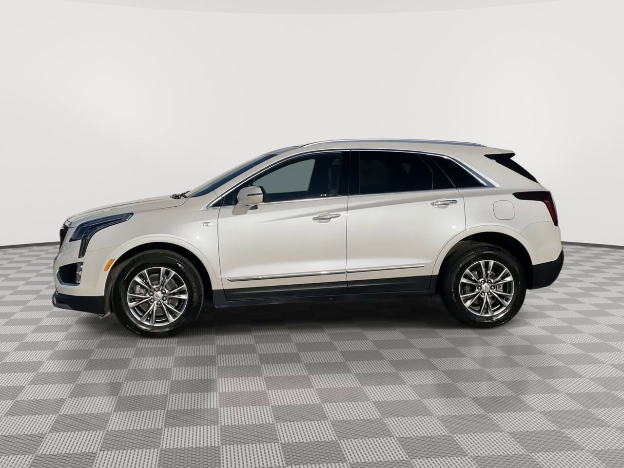 Thumbnail: 2023 Cadillac XT5 - 5