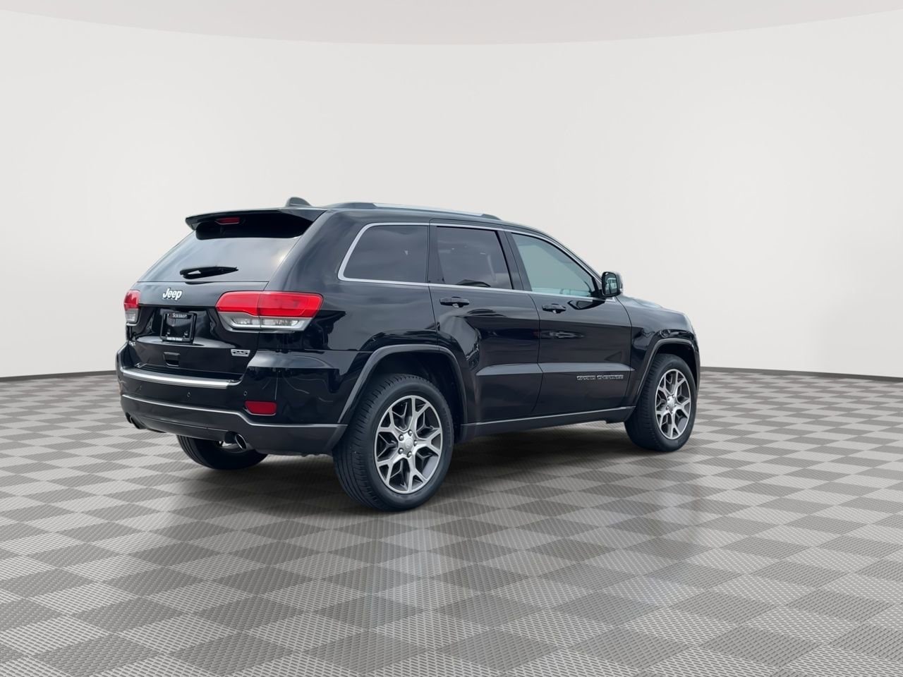 Thumbnail: 2018 Jeep Grand Cherokee - 8