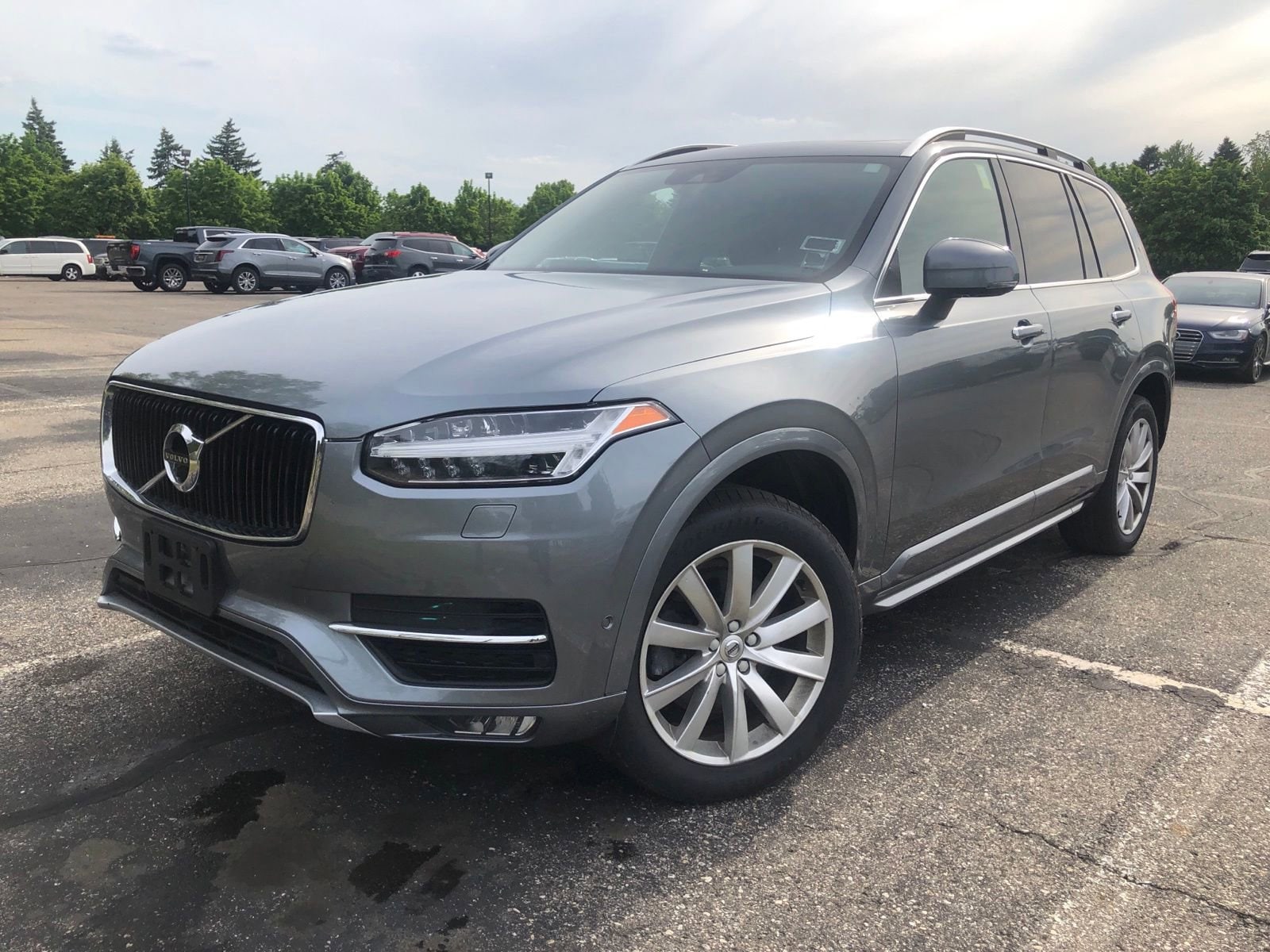 2016 Volvo XC90 T6 Momentum -
                  Plymouth, MI