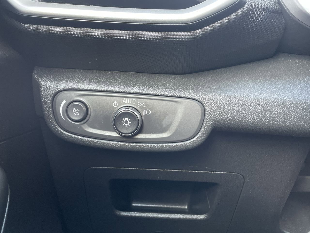 Thumbnail: 2023 Chevrolet TrailBlazer - 25