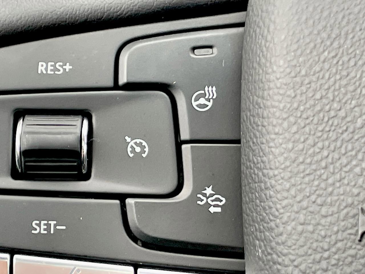 Thumbnail: 2023 Cadillac XT6 - 26