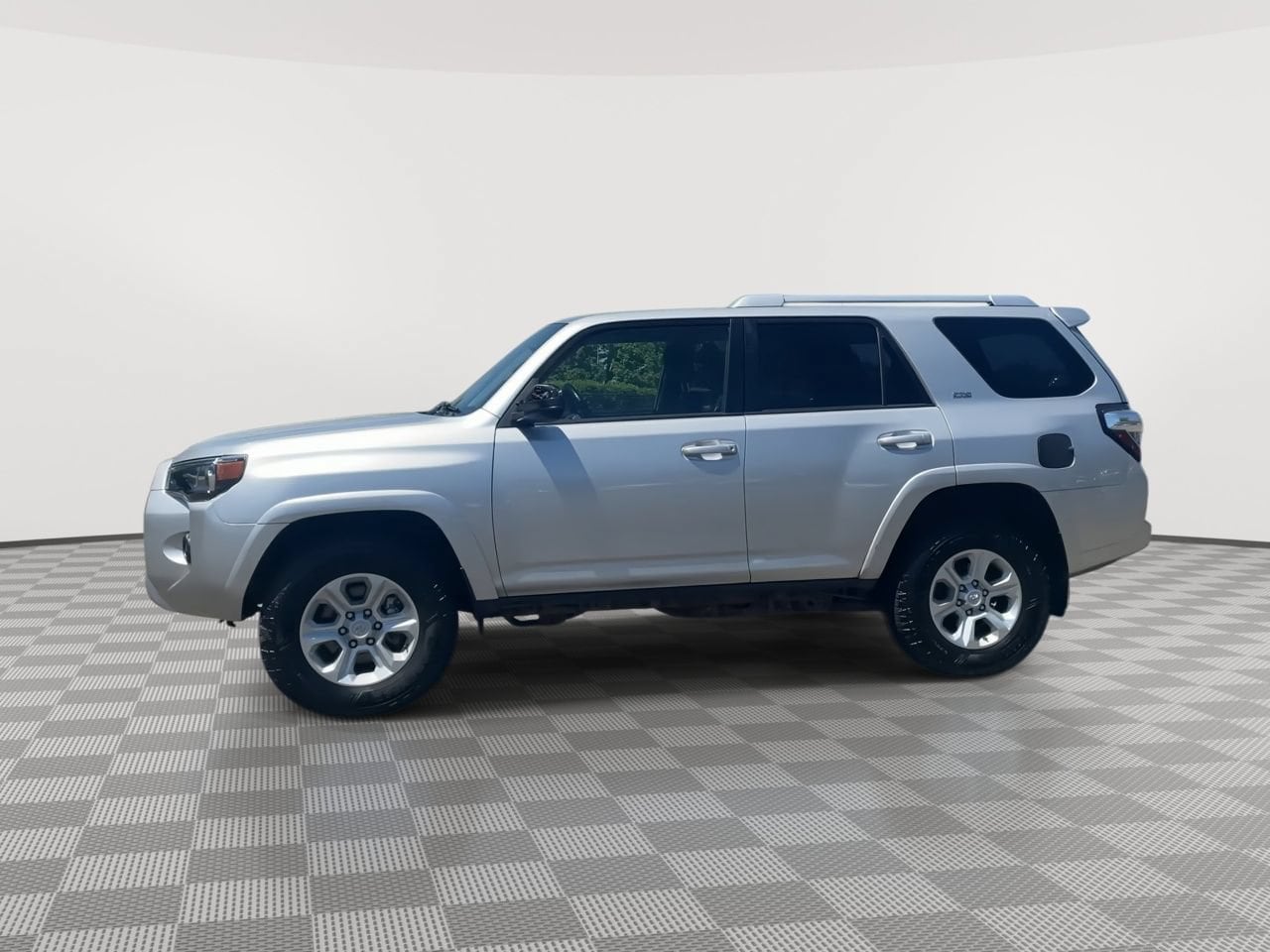 Thumbnail: 2014 Toyota 4Runner - 5