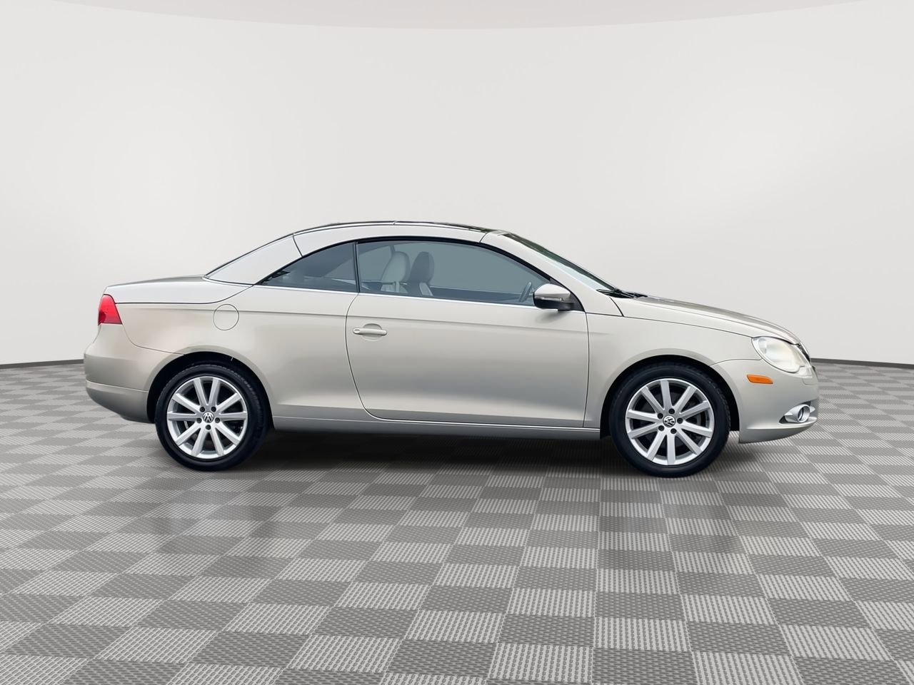 Thumbnail: 2010 Volkswagen Eos - 9