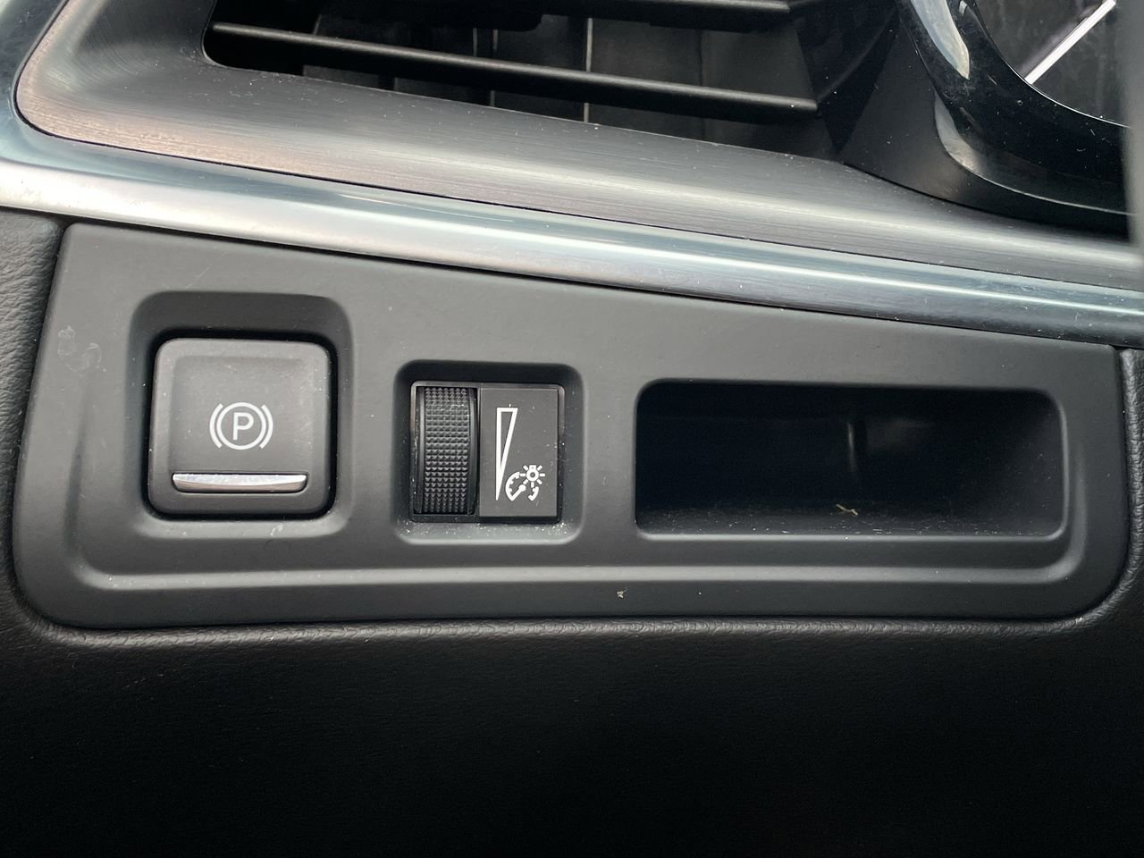 Thumbnail: 2024 Cadillac XT5 - 27