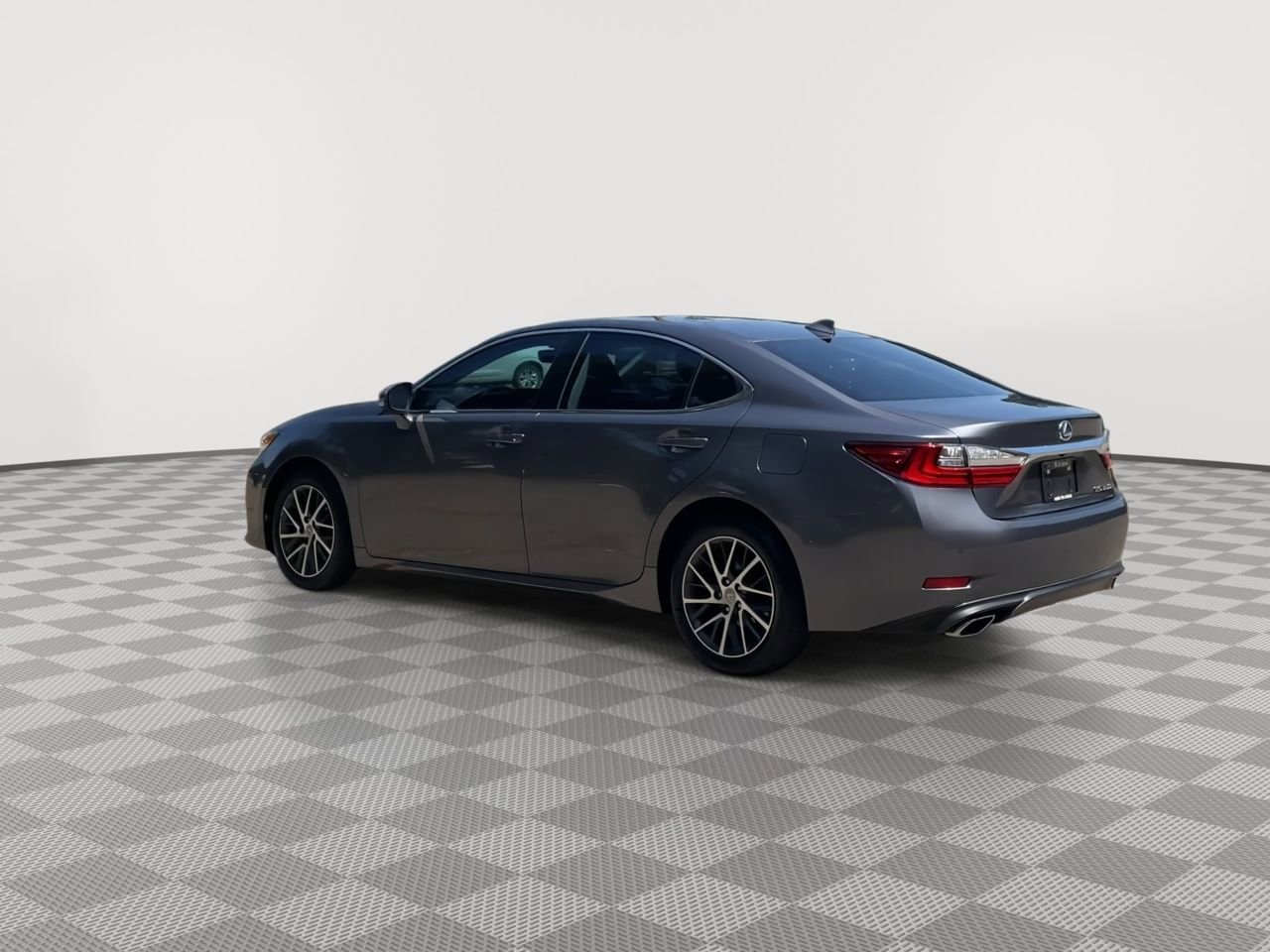 Thumbnail: 2016 Lexus ES - 6
