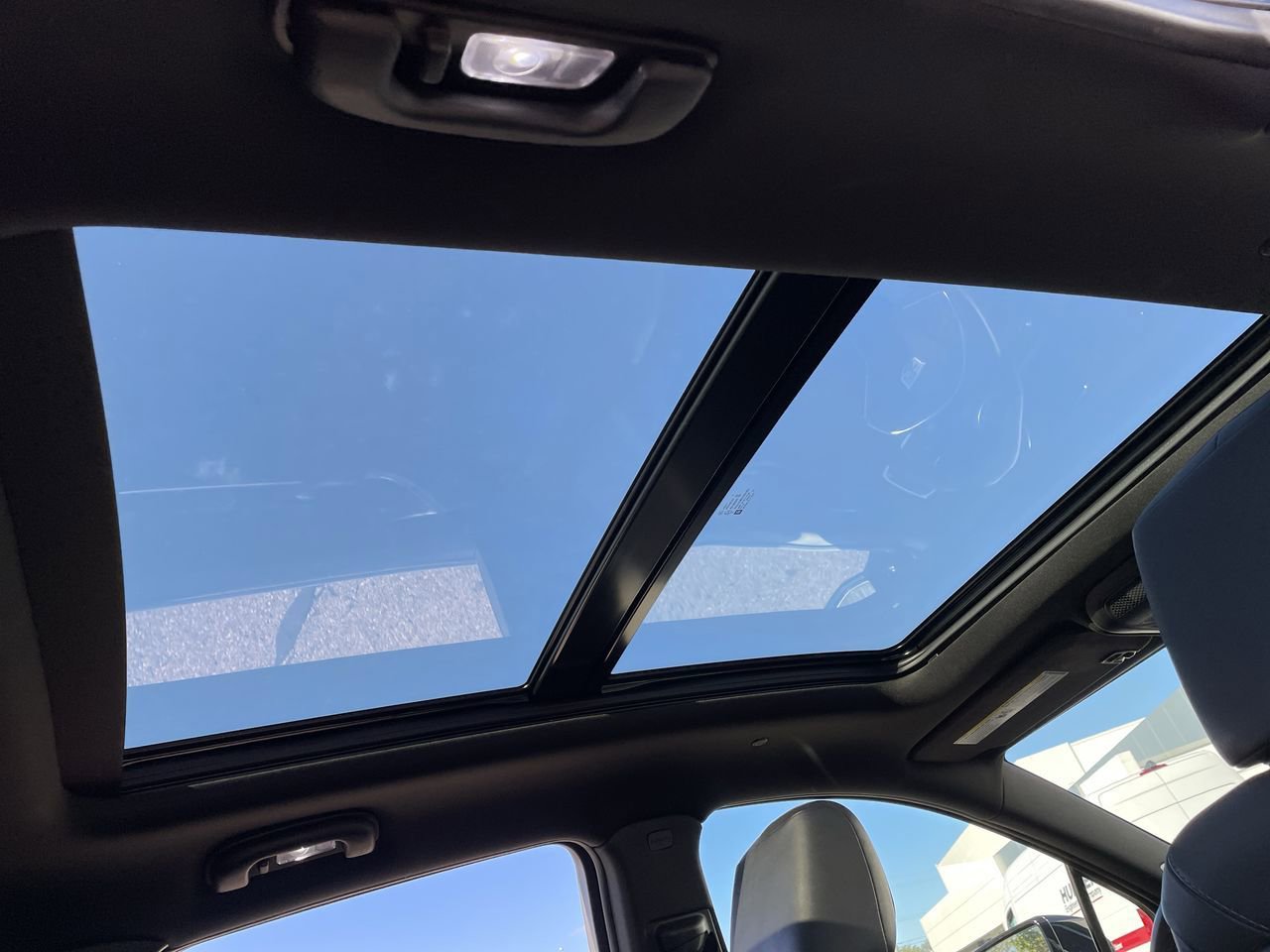 Thumbnail: 2024 Cadillac XT5 - 21