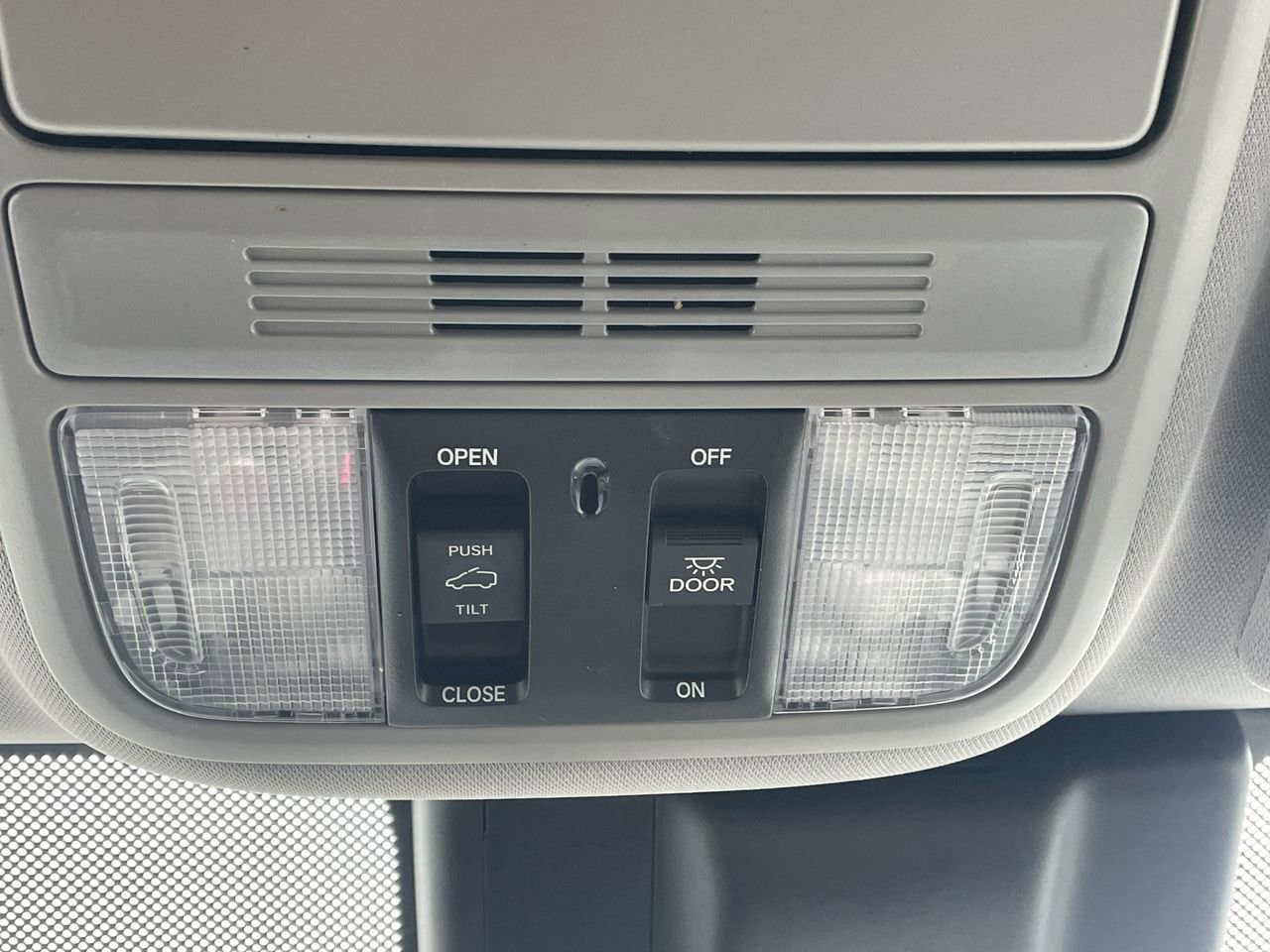 Thumbnail: 2019 Honda Odyssey - 30