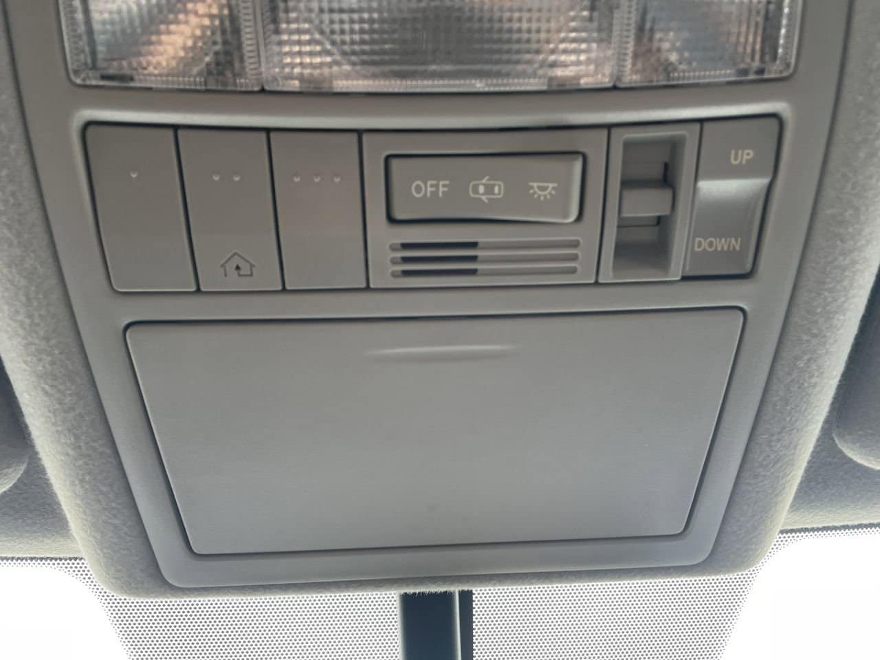 Thumbnail: 2013 Toyota Venza - 30