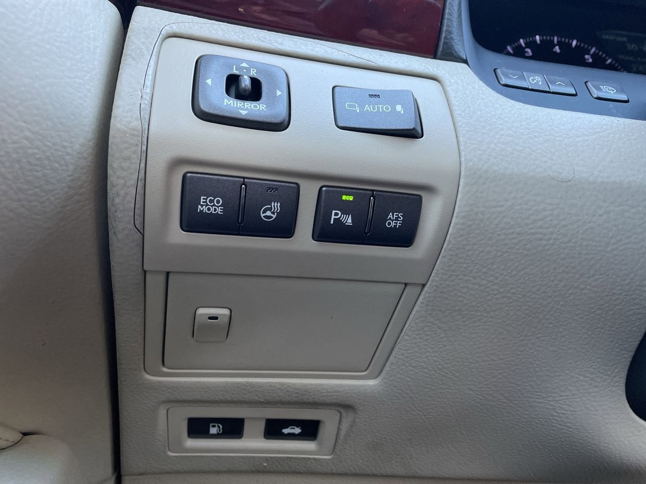 Thumbnail: 2012 Lexus LS - 24