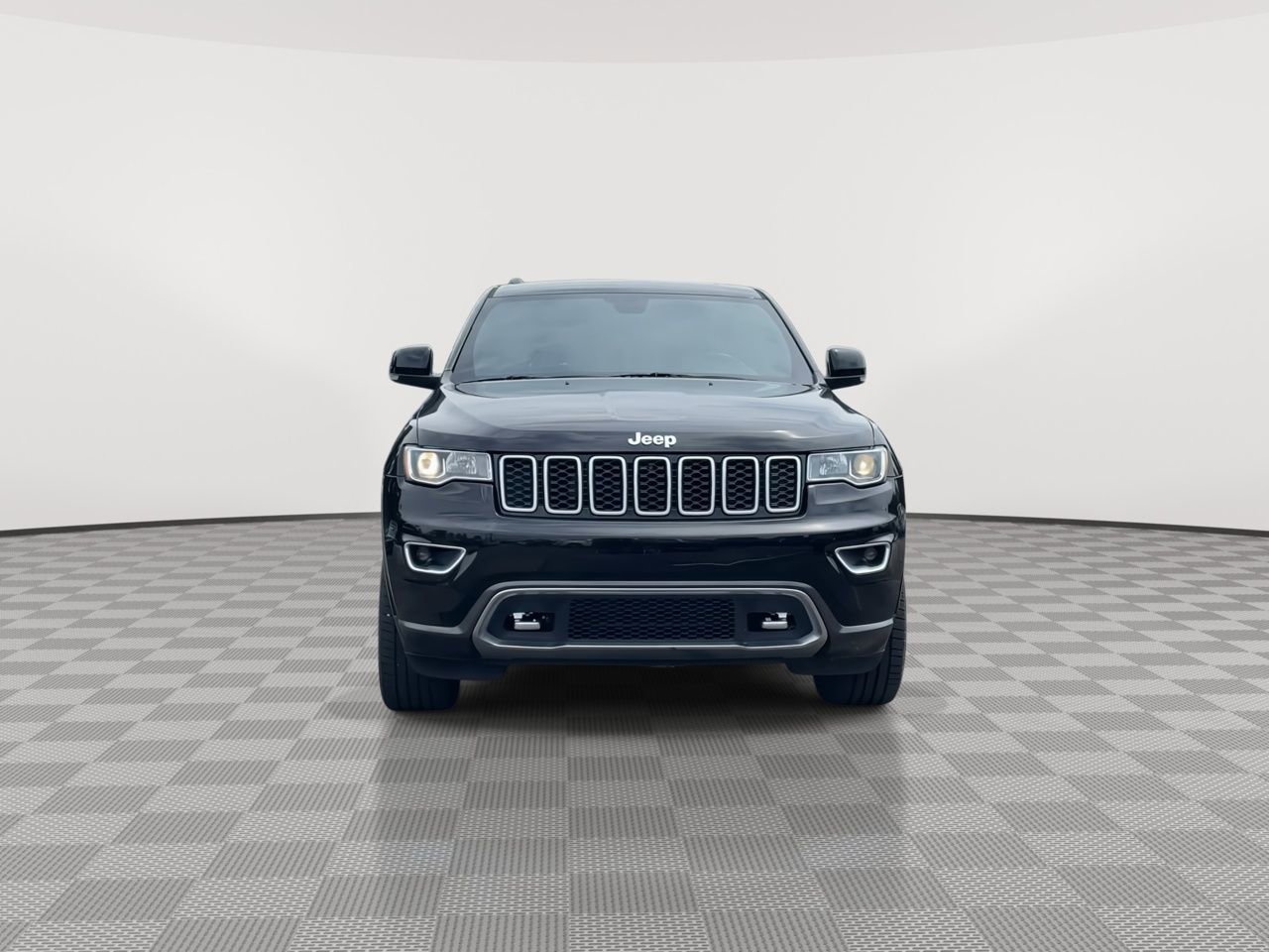 Thumbnail: 2018 Jeep Grand Cherokee - 3