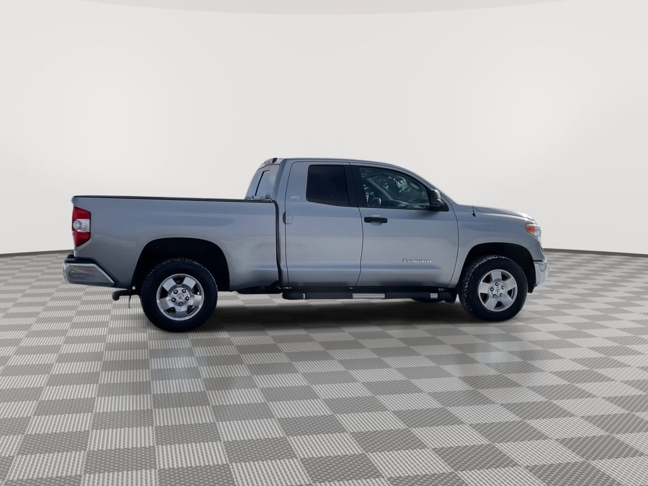 Thumbnail: 2016 Toyota Tundra - 9
