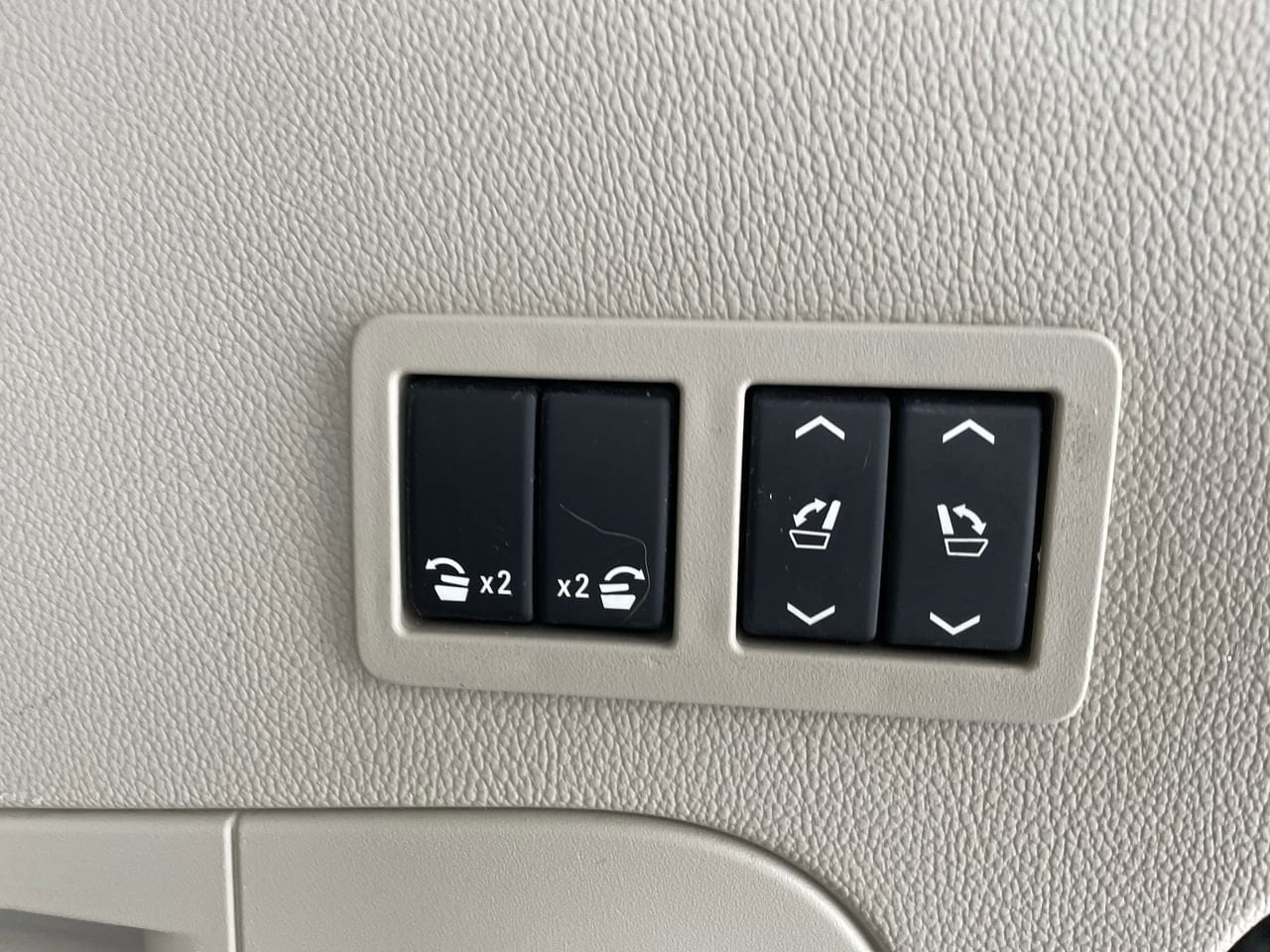 Thumbnail: 2016 GMC Yukon - 18