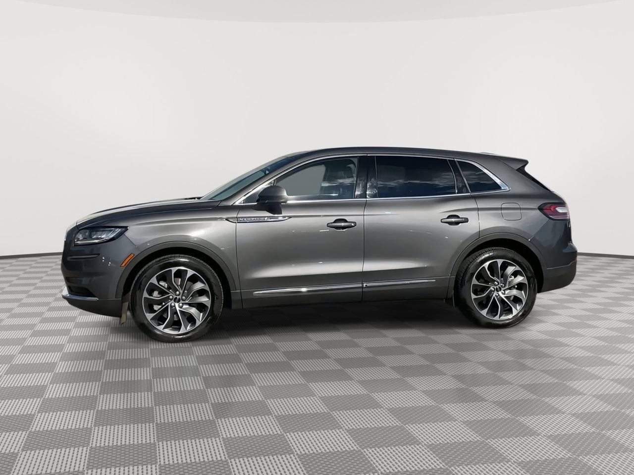 Thumbnail: 2021 Lincoln Nautilus - 5