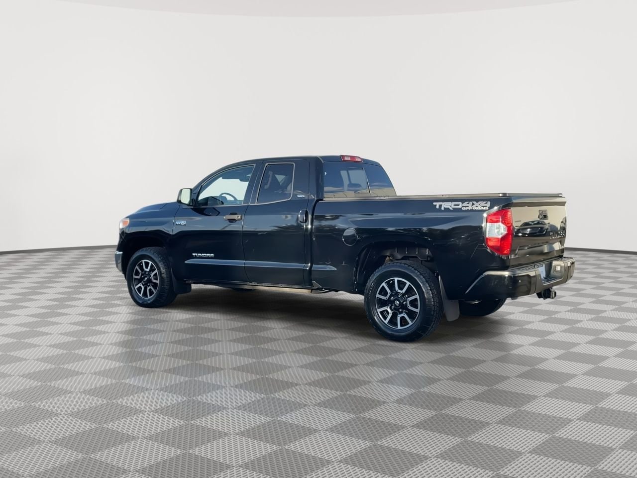 Thumbnail: 2017 Toyota Tundra - 6