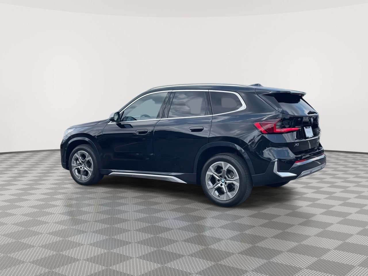 Thumbnail: 2023 BMW X1 - 6
