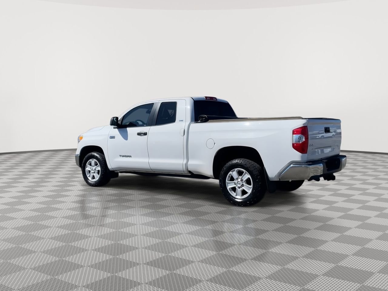Thumbnail: 2016 Toyota Tundra - 6