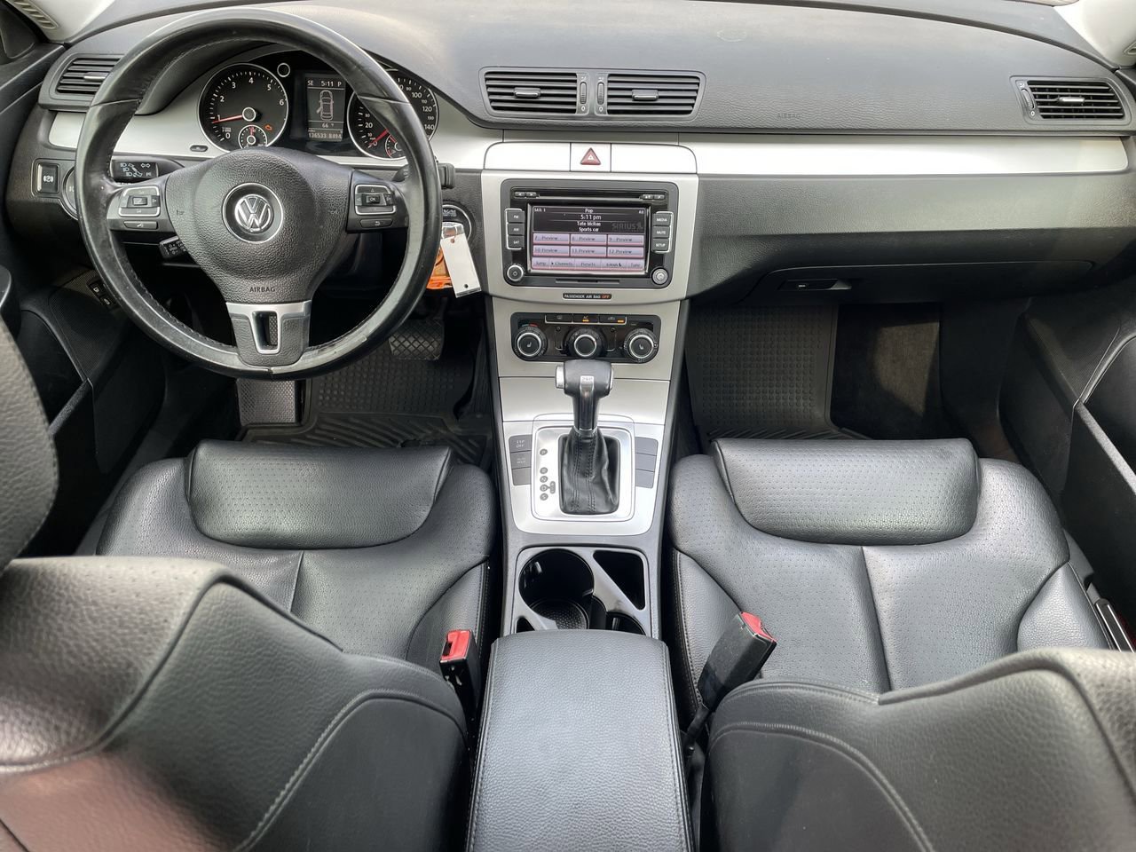 Thumbnail: 2010 Volkswagen Passat - 22