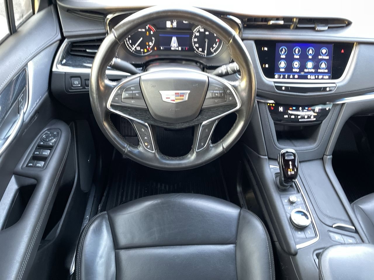 Thumbnail: 2024 Cadillac XT5 - 11
