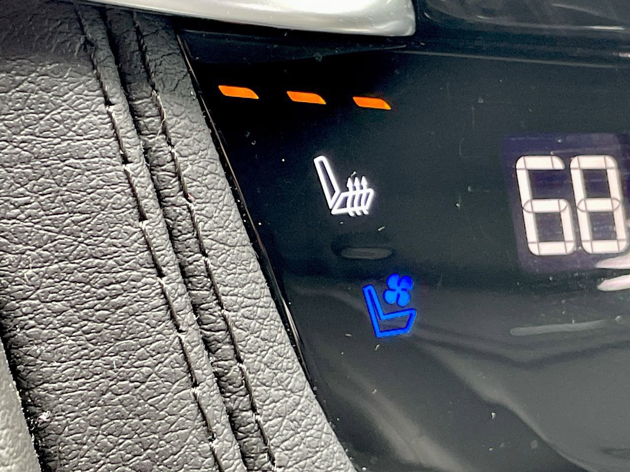 Thumbnail: 2024 Cadillac XT6 - 25