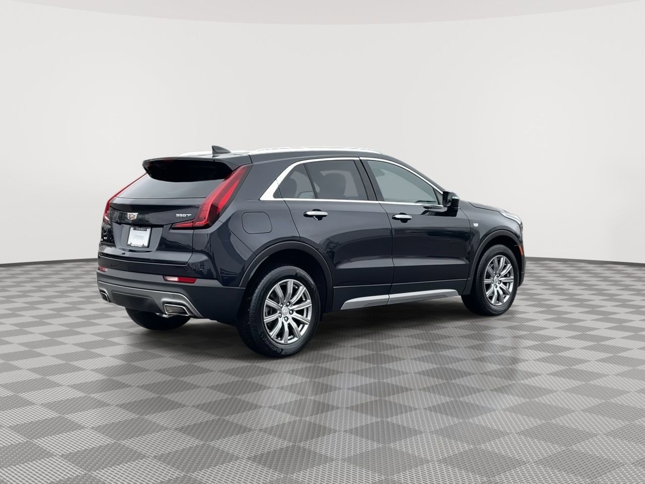 Thumbnail: 2023 Cadillac XT4 - 8