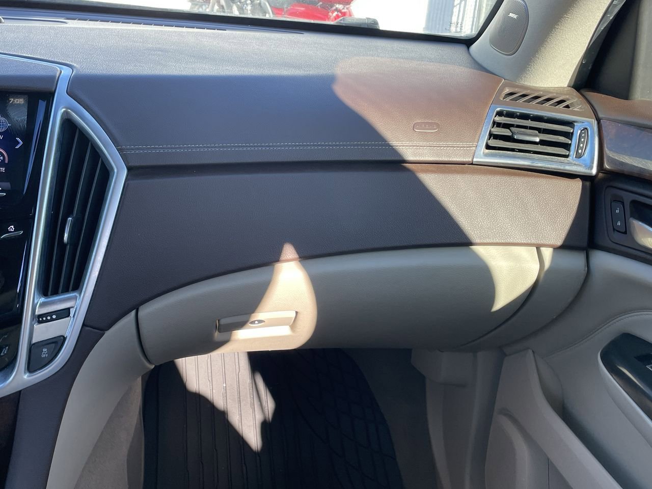 Thumbnail: 2014 Cadillac SRX - 16