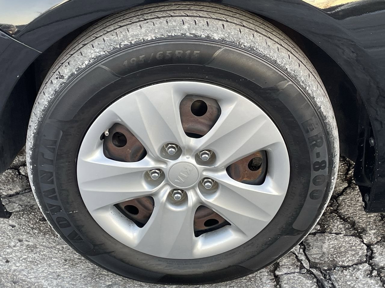 Thumbnail: 2017 Kia Forte - 31