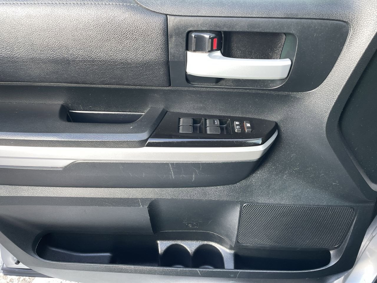 Thumbnail: 2016 Toyota Tundra - 29