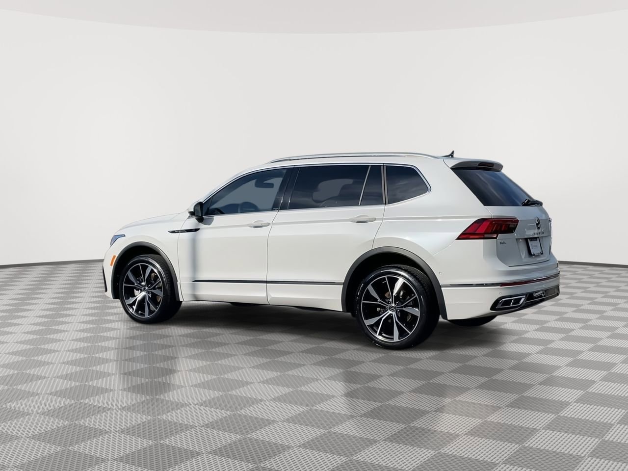 Thumbnail: 2024 Volkswagen Tiguan - 6