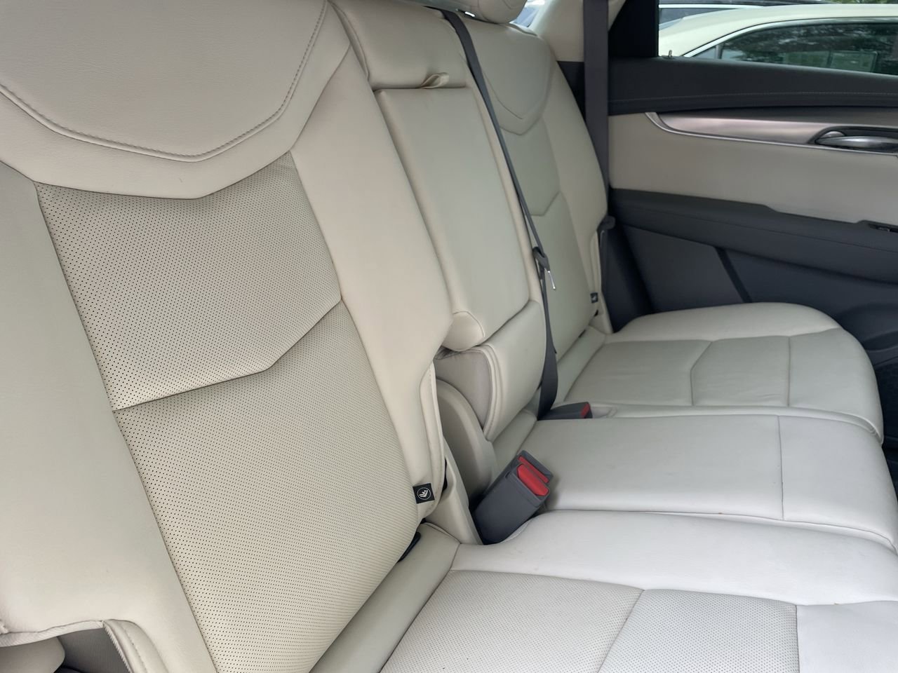 Thumbnail: 2023 Cadillac XT5 - 15