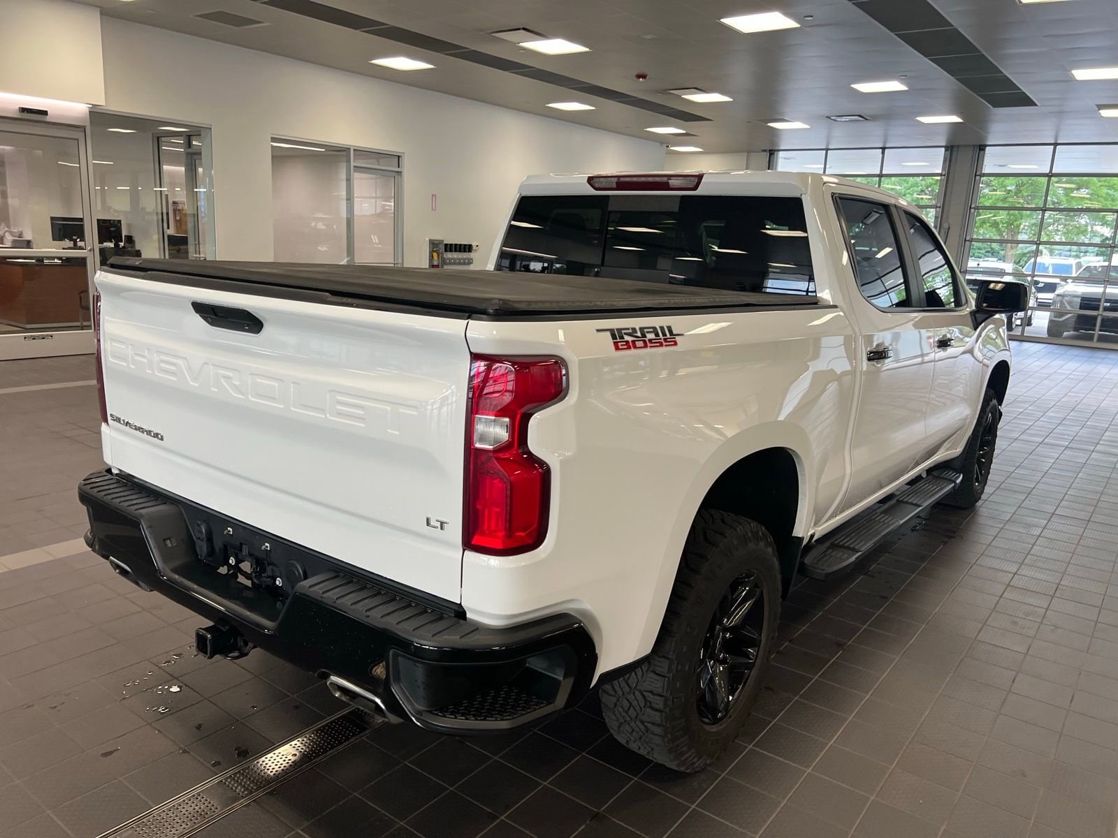 Thumbnail: 2022 Chevrolet Silverado 1500 - 3