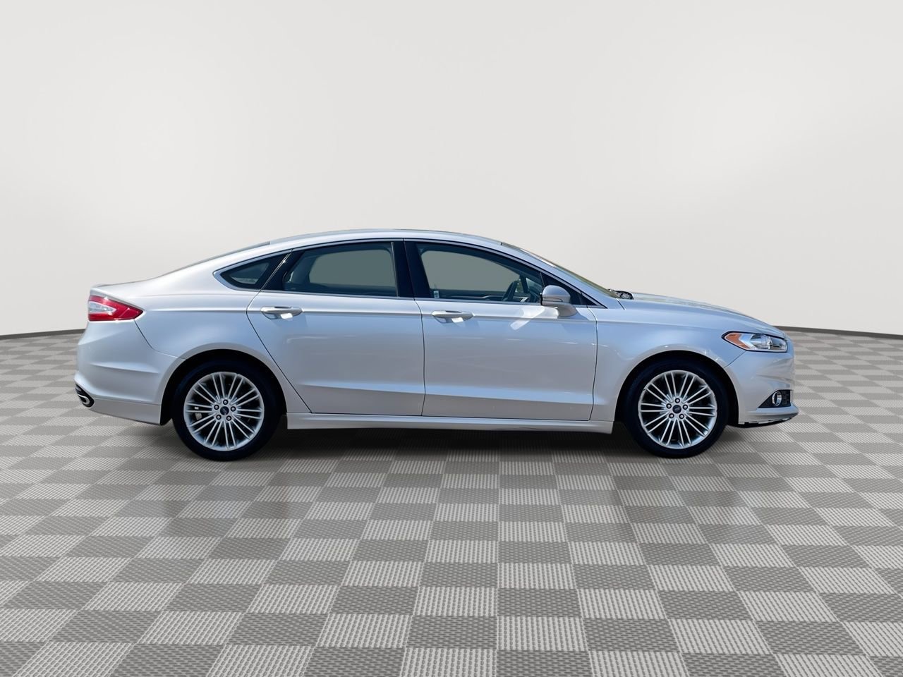 Thumbnail: 2016 Ford Fusion - 8