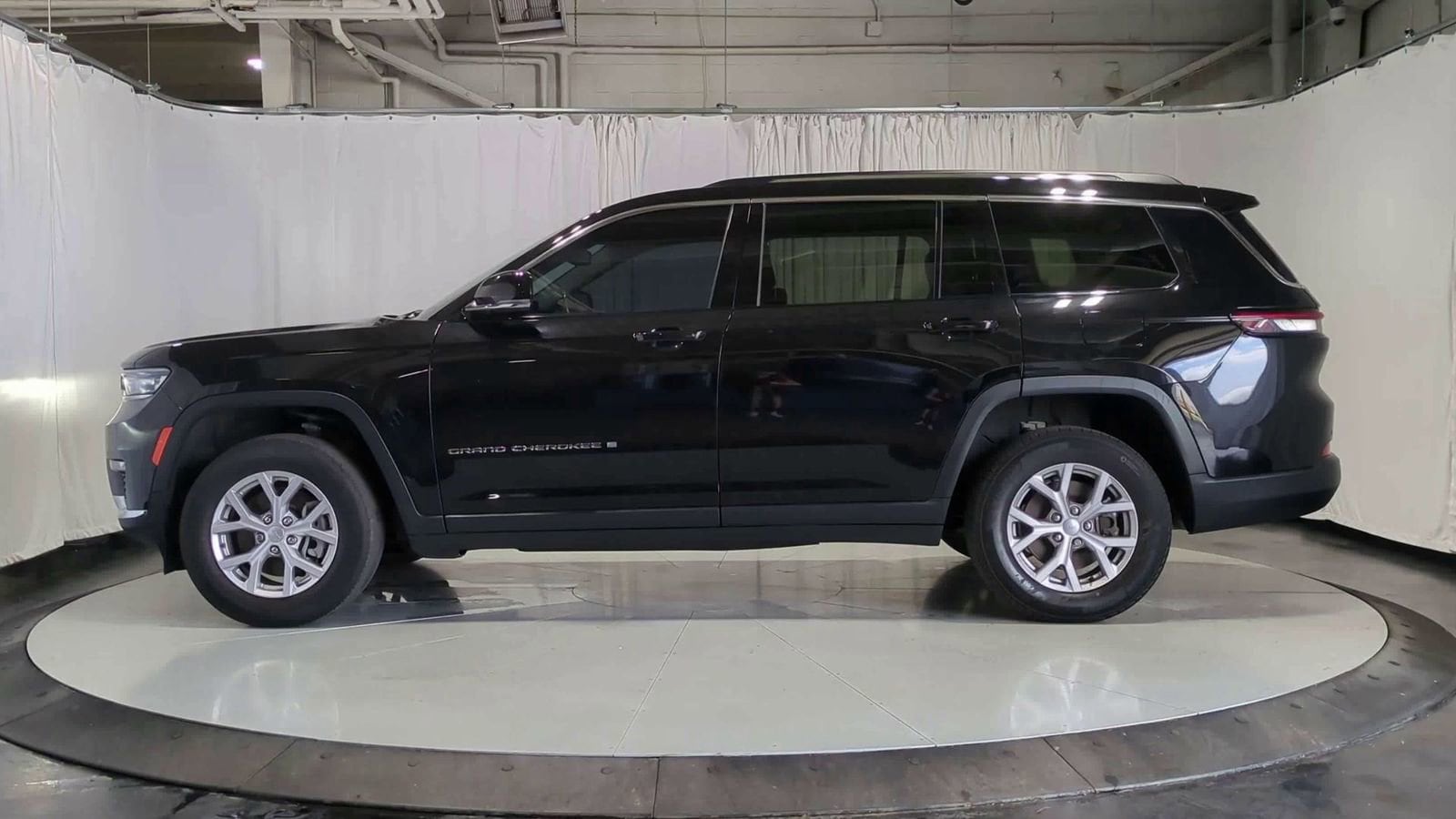 Thumbnail: 2022 Jeep Grand Cherokee L - 5