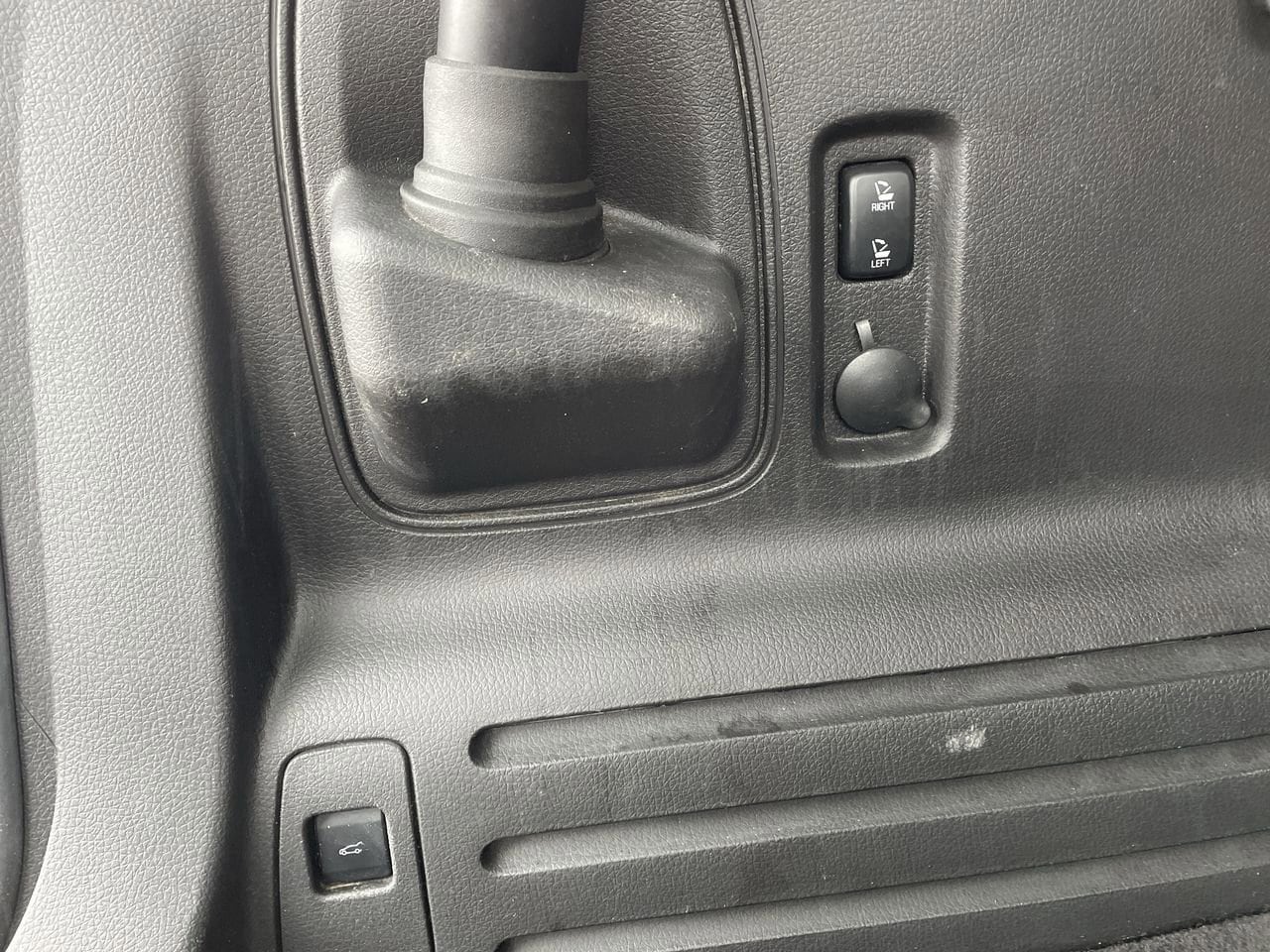 Thumbnail: 2013 Ford Edge - 18