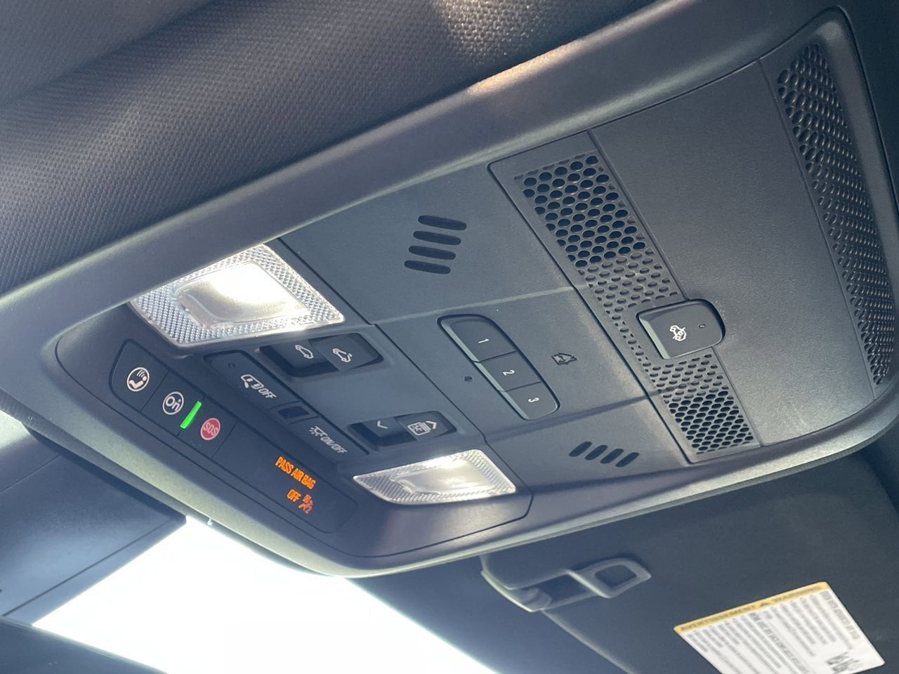 Thumbnail: 2023 Cadillac XT6 - 34