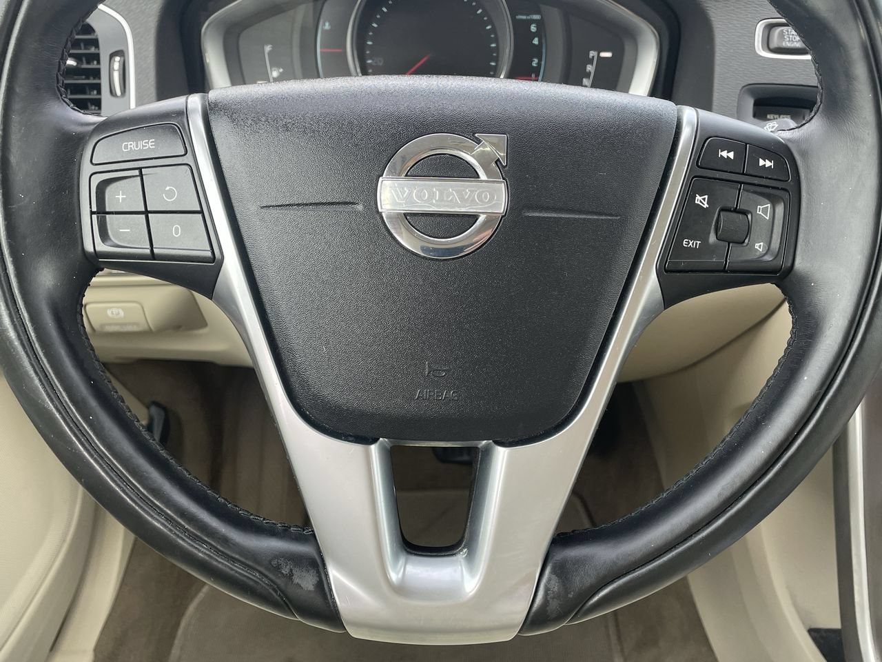 Thumbnail: 2015 Volvo V60 - 10