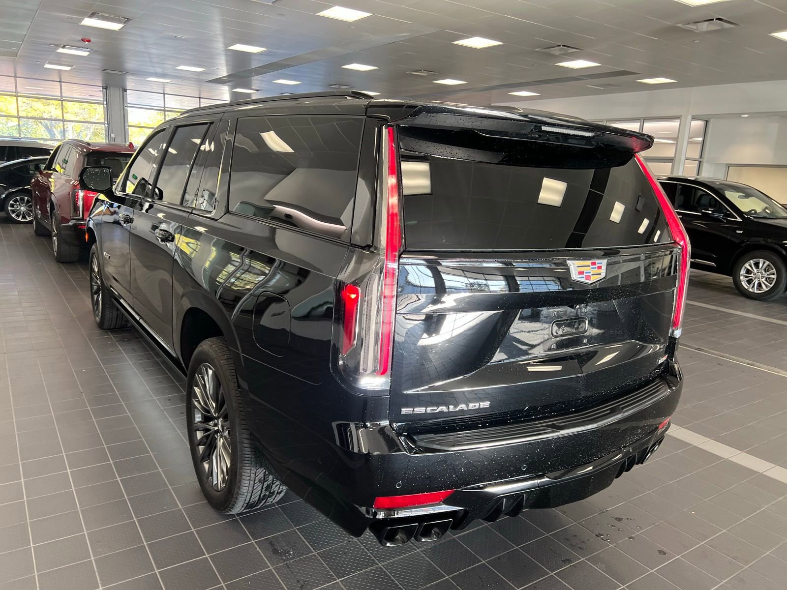 2024 Cadillac Escalade ESV V-Series photo 2