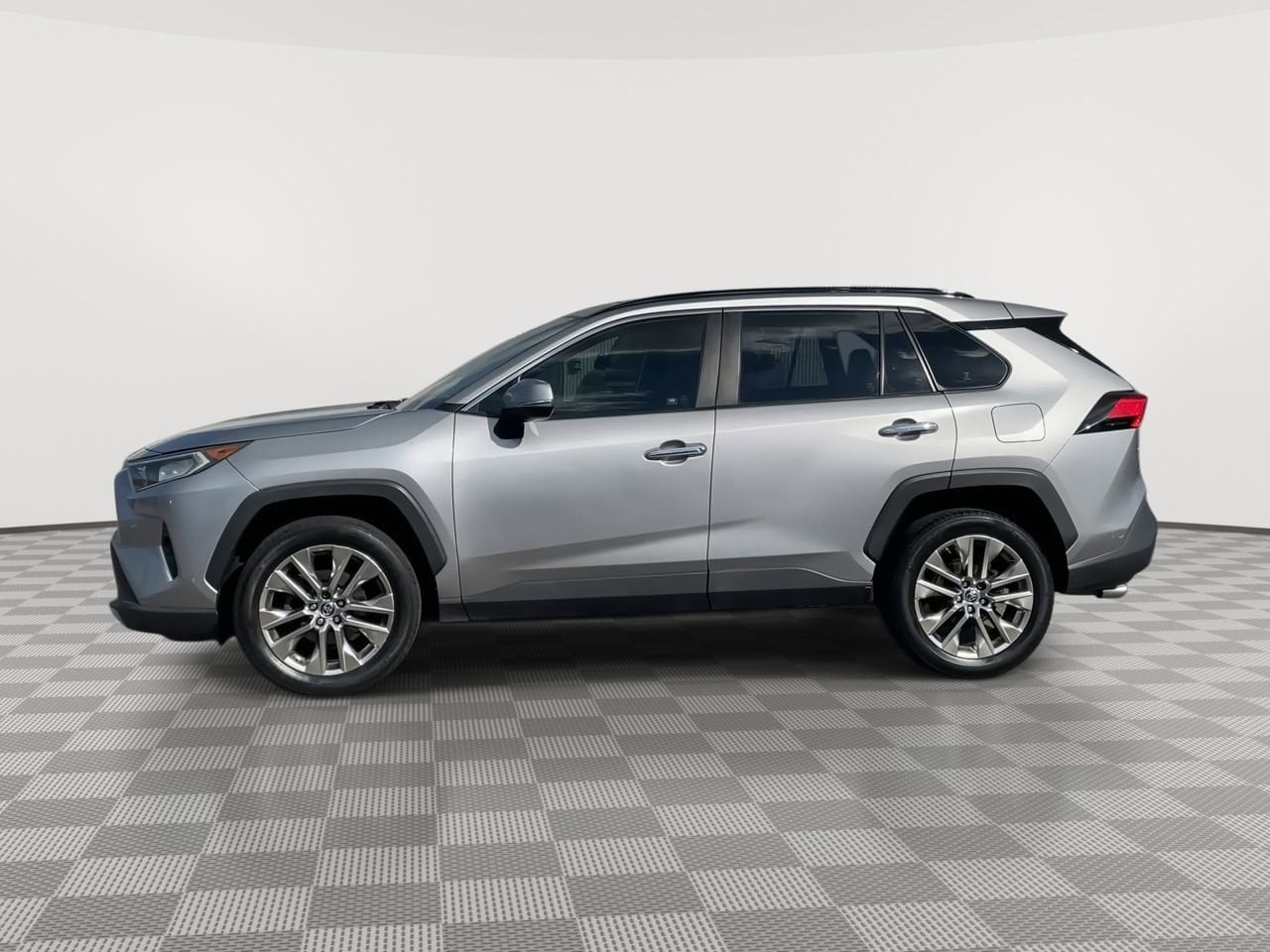 Thumbnail: 2019 Toyota RAV4 - 5
