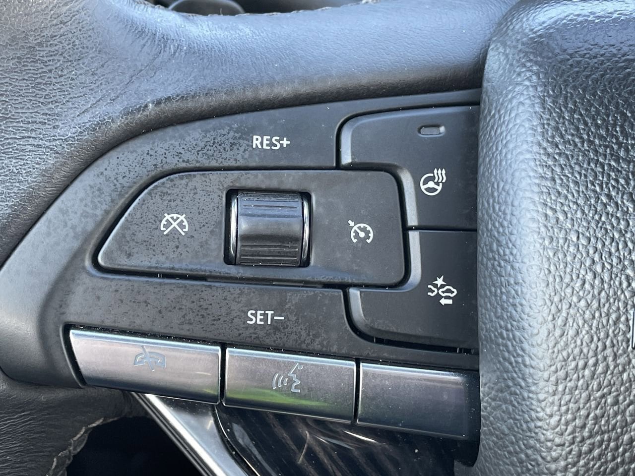 Thumbnail: 2024 Cadillac XT6 - 26