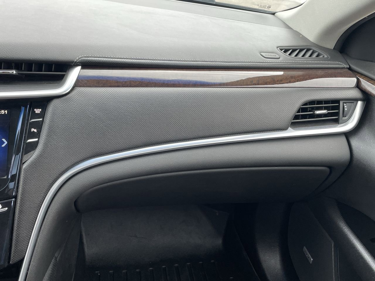 Thumbnail: 2013 Cadillac XTS - 16