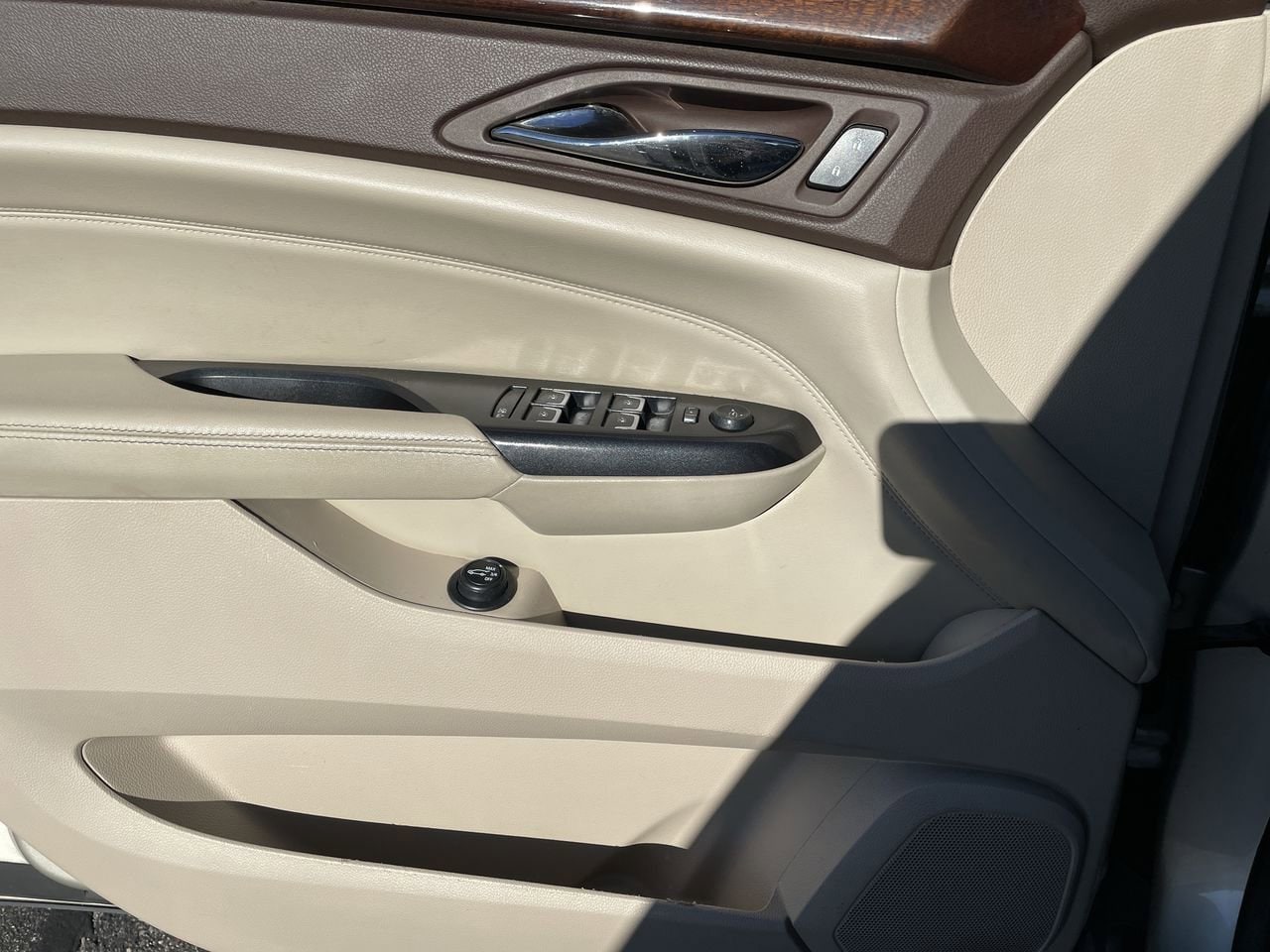 Thumbnail: 2014 Cadillac SRX - 33
