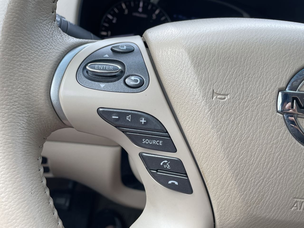 Thumbnail: 2014 Nissan Pathfinder - 30