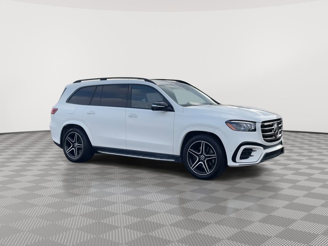 2024 Mercedes Benz GLS 450 photo 2