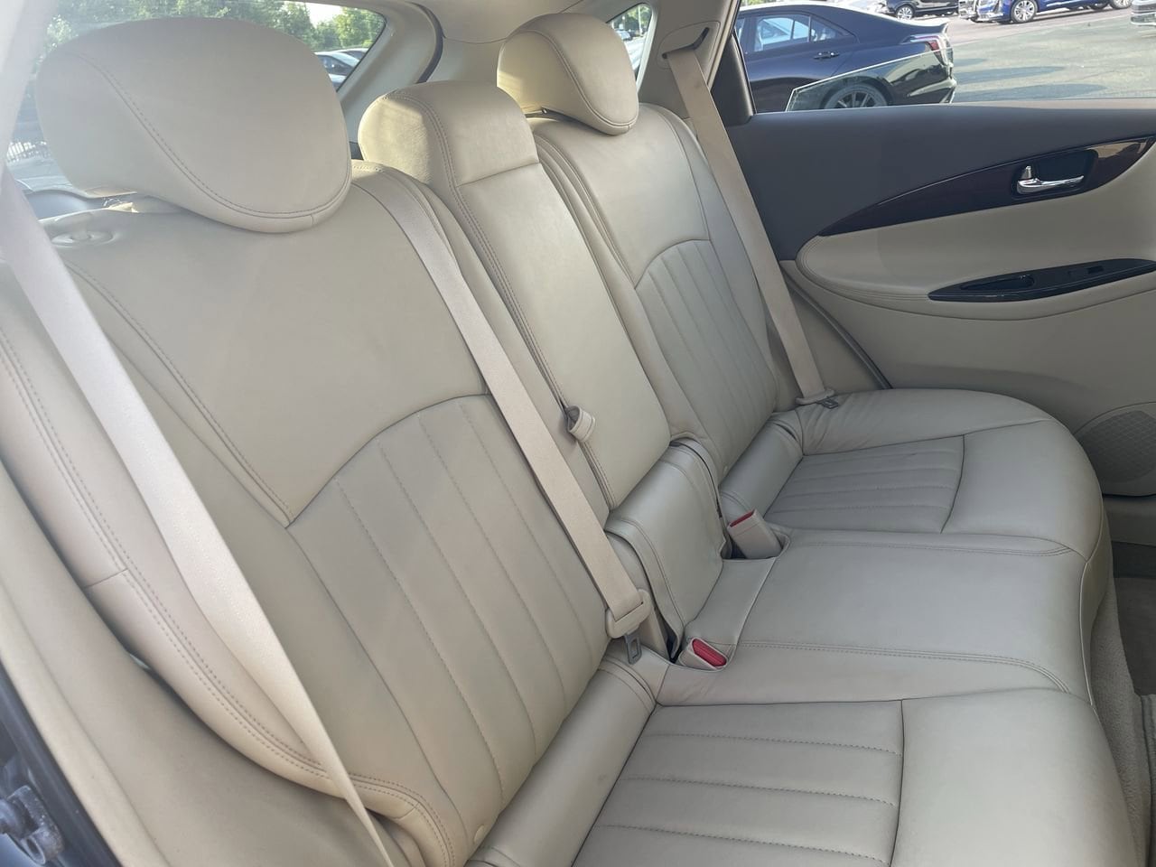 Thumbnail: 2011 INFINITI EX35 - 15