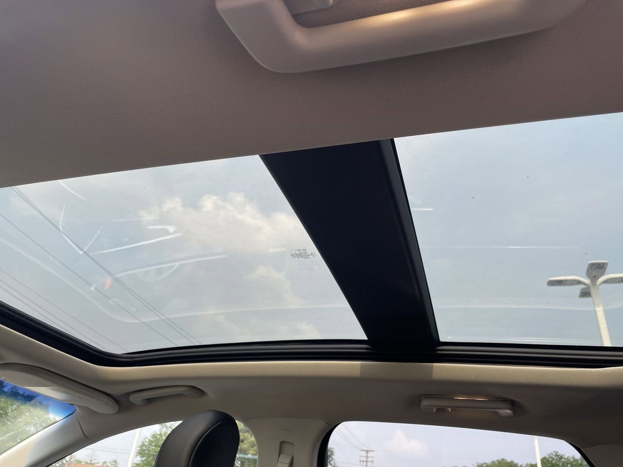 Thumbnail: 2019 Ford Edge - 21