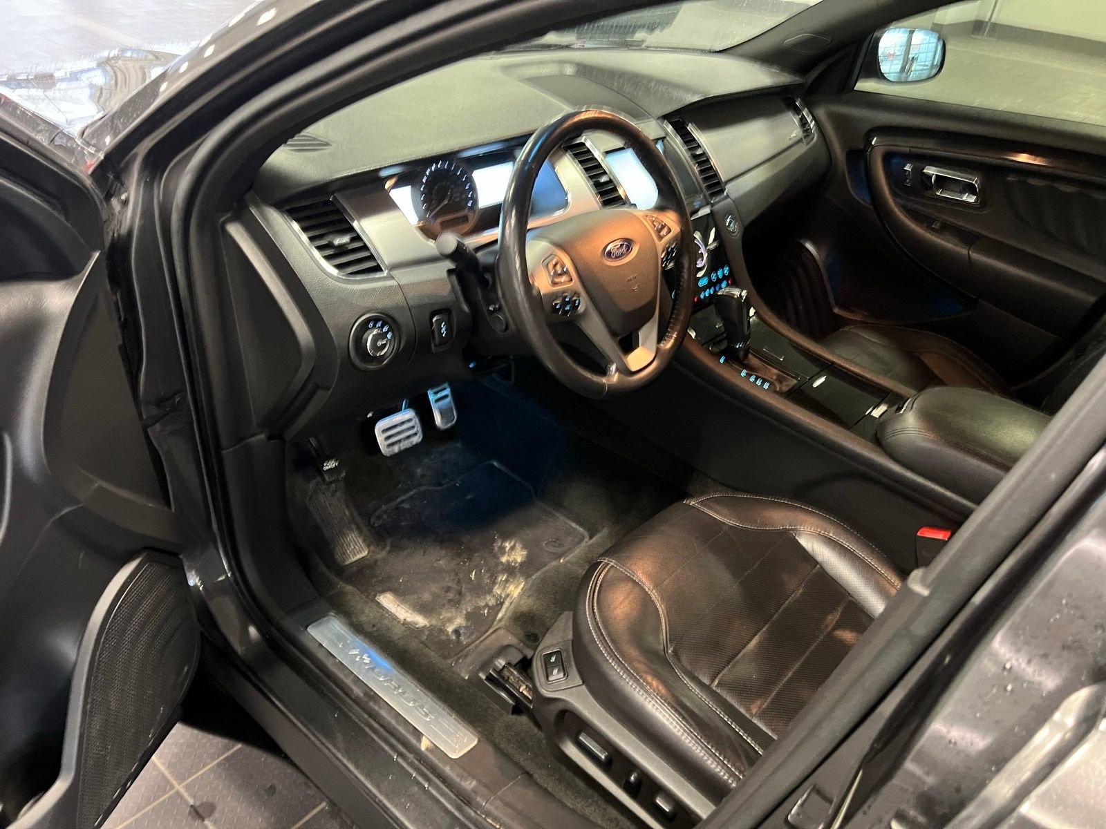 Thumbnail: 2015 Ford Taurus - 5